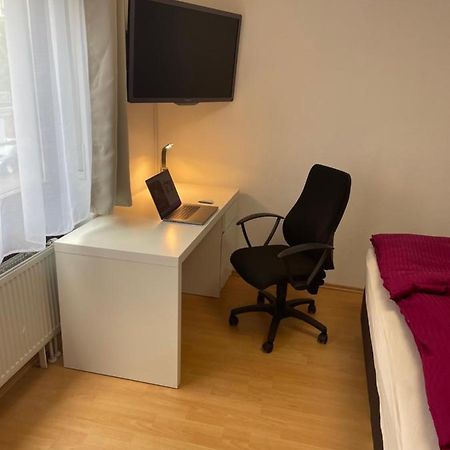Zimmer Im Herzen Von Durlach Karlsruhe Esterno foto