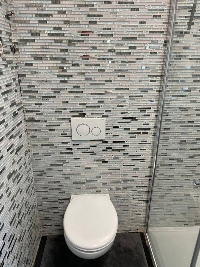Zimmer Im Herzen Von Durlach Karlsruhe Esterno foto