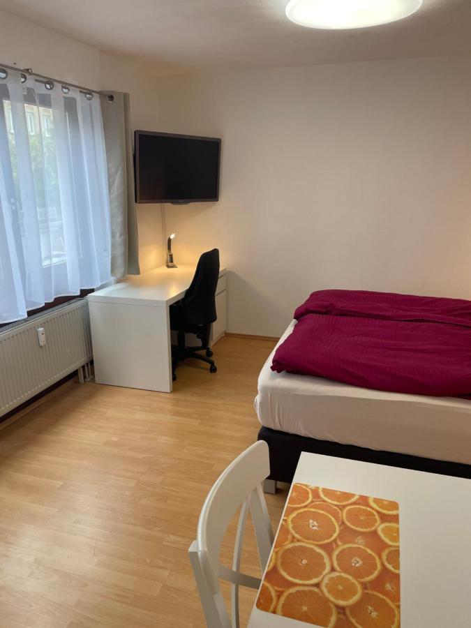 Zimmer Im Herzen Von Durlach Karlsruhe Esterno foto
